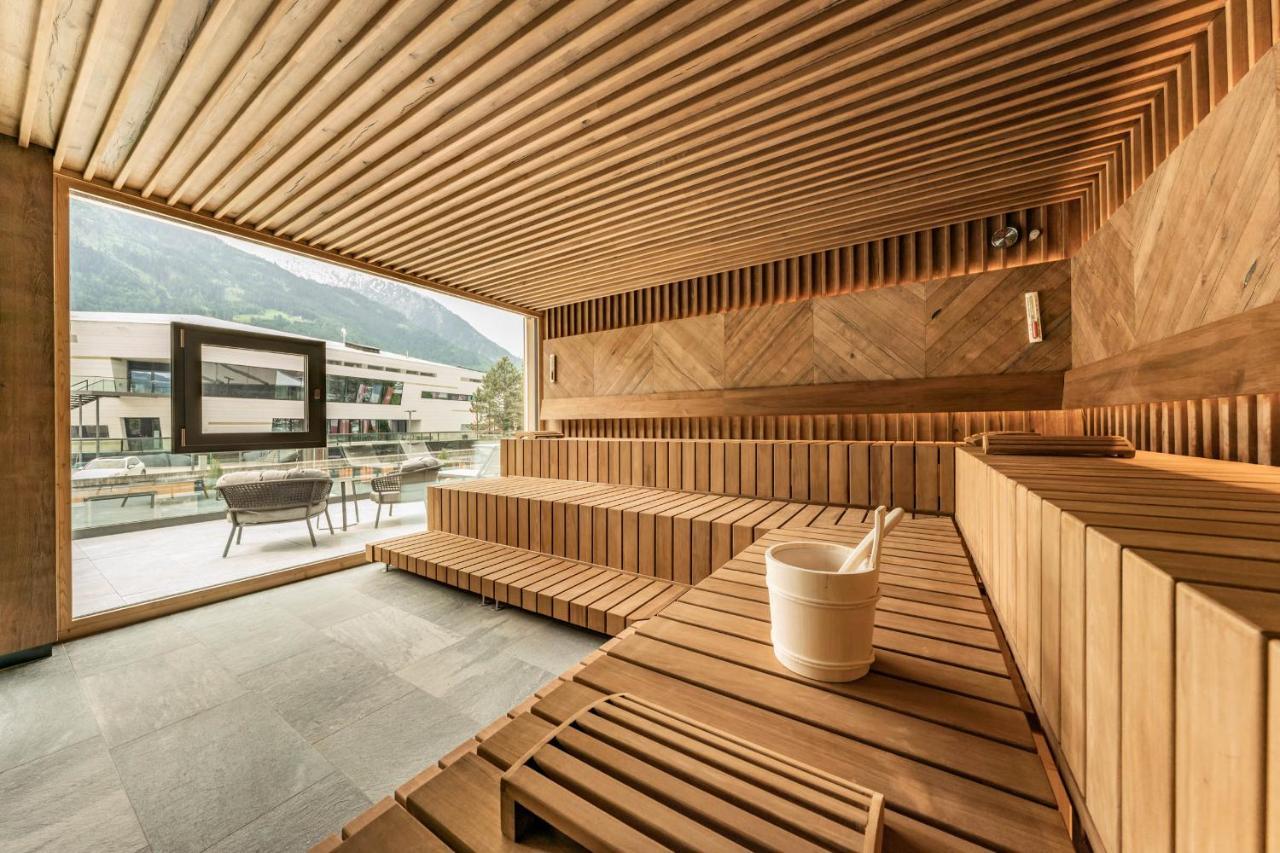 Hotel Berghof Mayrhofen Gmbh Exterior foto
