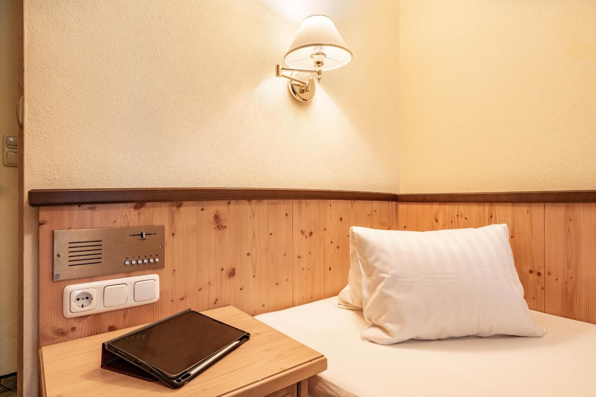 Hotel Berghof Mayrhofen Gmbh Habitación foto
