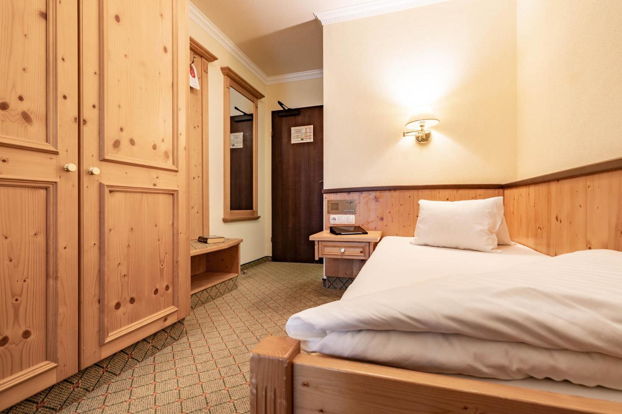 Hotel Berghof Mayrhofen Gmbh Habitación foto